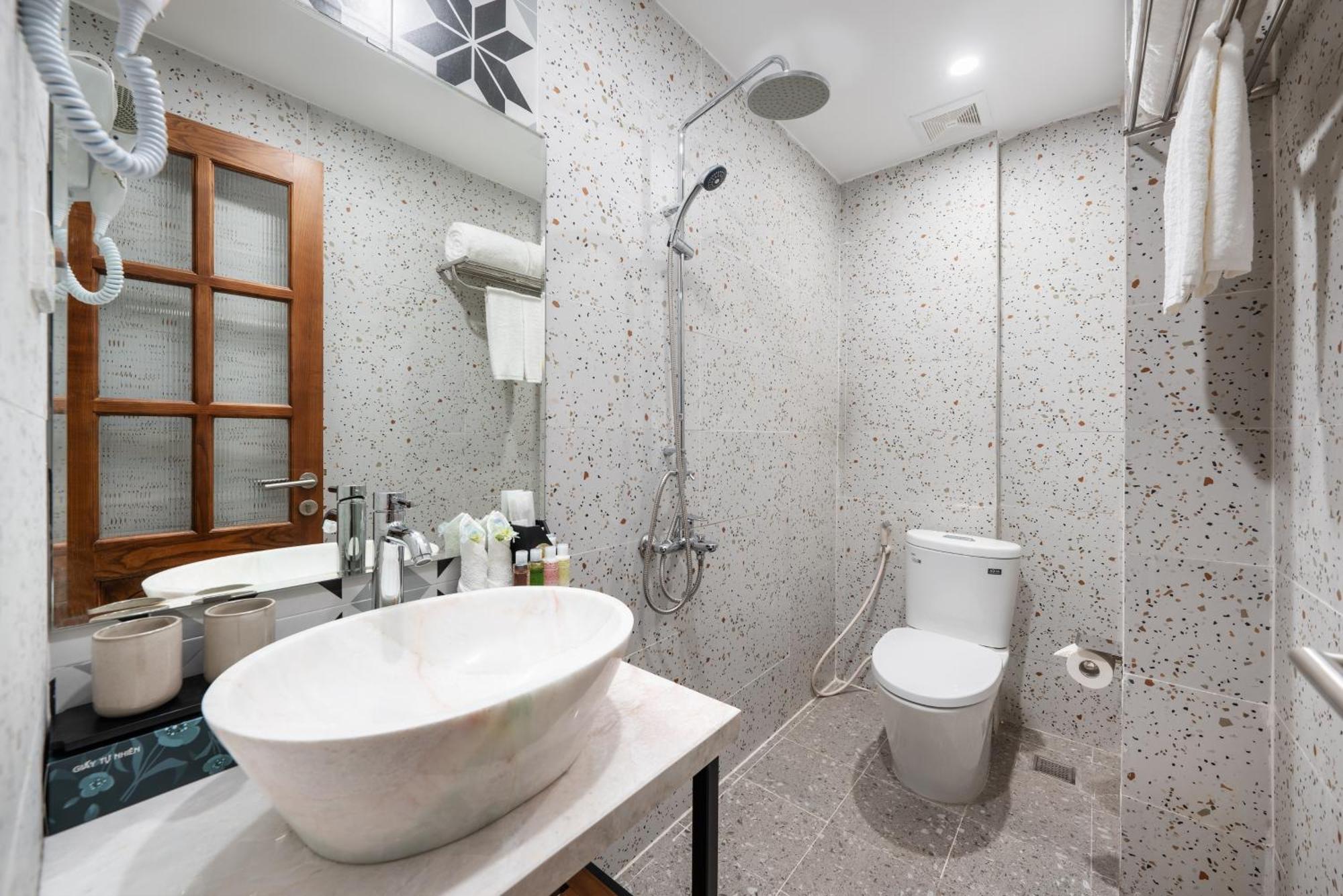 Le Parfum Apartment And Hotel Hanoi Esterno foto